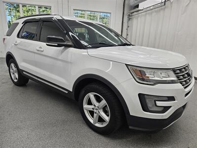2017 Ford Explorer XLT   - Photo 3 - Spring City, PA 19475
