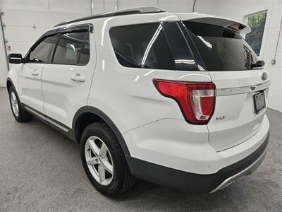 2017 Ford Explorer XLT   - Photo 7 - Spring City, PA 19475