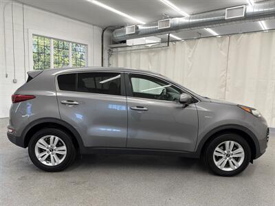 2018 Kia Sportage LX - Photo 4 - Spring City, PA 19475
