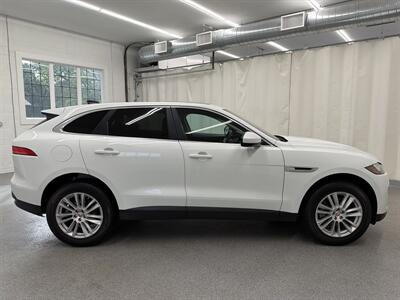 2020 Jaguar F-PACE 30t Prestige - Photo 4 - Spring City, PA 19475