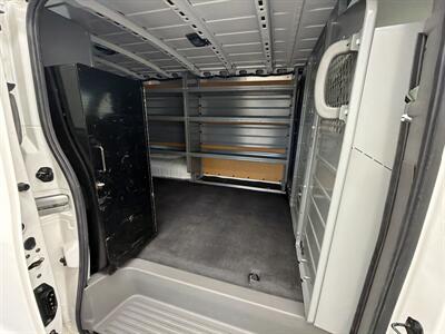 2015 Nissan NV 2500 HD SL   - Photo 13 - Spring City, PA 19475