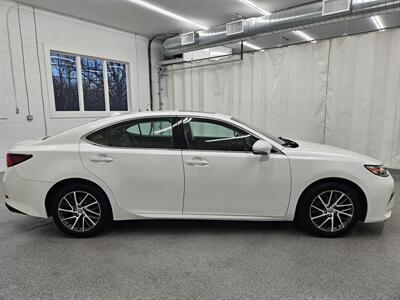 2017 Lexus ES 350   - Photo 4 - Spring City, PA 19475