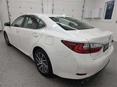 2017 Lexus ES 350   - Photo 7 - Spring City, PA 19475