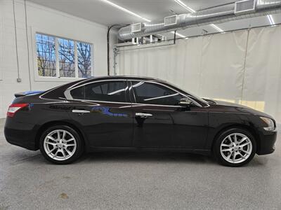 2011 Nissan Maxima 3.5 SV   - Photo 4 - Spring City, PA 19475