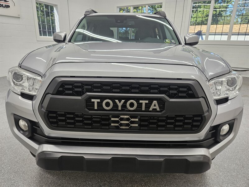 2020 Toyota Tacoma SR5 V6 photo 2