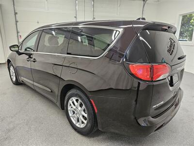 2017 Chrysler Pacifica Touring   - Photo 7 - Spring City, PA 19475