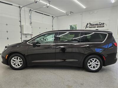 2017 Chrysler Pacifica Touring   - Photo 8 - Spring City, PA 19475