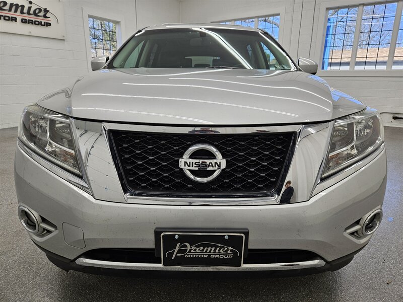 2014 Nissan Pathfinder SL  