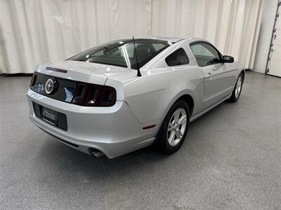 2014 Ford Mustang V6 - Photo 5 - Spring City, PA 19475