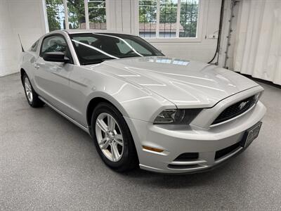 2014 Ford Mustang V6 - Photo 3 - Spring City, PA 19475