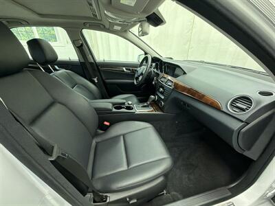 2013 Mercedes-Benz C 300 Luxury 4MATIC - Photo 12 - Spring City, PA 19475