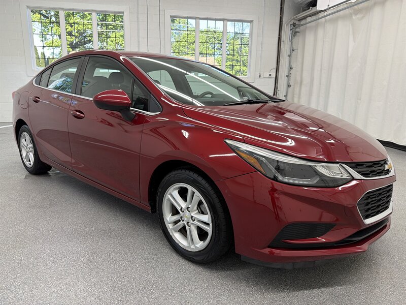 2017 Chevrolet Cruze LT Auto 3