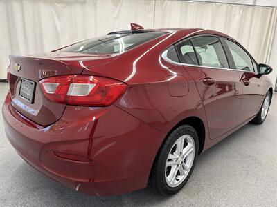 2017 Chevrolet Cruze LT Auto   - Photo 5 - Spring City, PA 19475