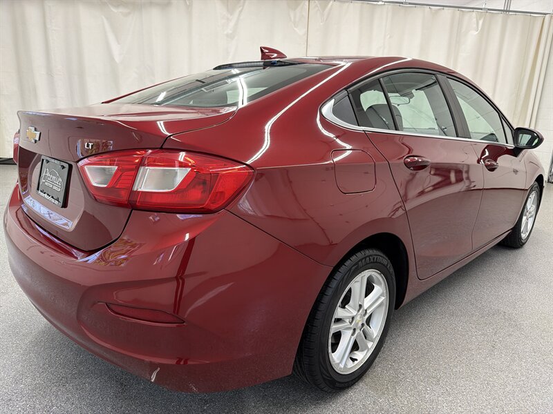 2017 Chevrolet Cruze LT Auto 5