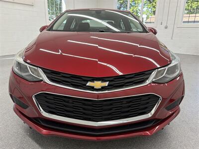2017 Chevrolet Cruze LT Auto   - Photo 2 - Spring City, PA 19475