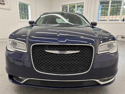 2015 Chrysler 300 Series Limited - Photo 2 - Spring City, PA 19475