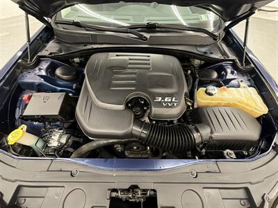 2015 Chrysler 300 Series Limited - Photo 9 - Spring City, PA 19475