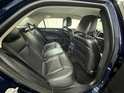 2015 Chrysler 300 Series Limited - Photo 14 - Spring City, PA 19475
