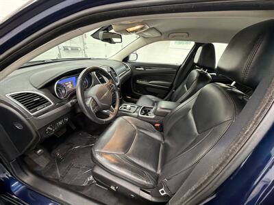 2015 Chrysler 300 Series Limited - Photo 10 - Spring City, PA 19475