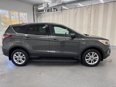 2017 Ford Escape SE   - Photo 4 - Spring City, PA 19475