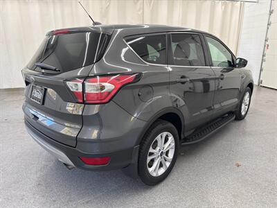 2017 Ford Escape SE   - Photo 5 - Spring City, PA 19475