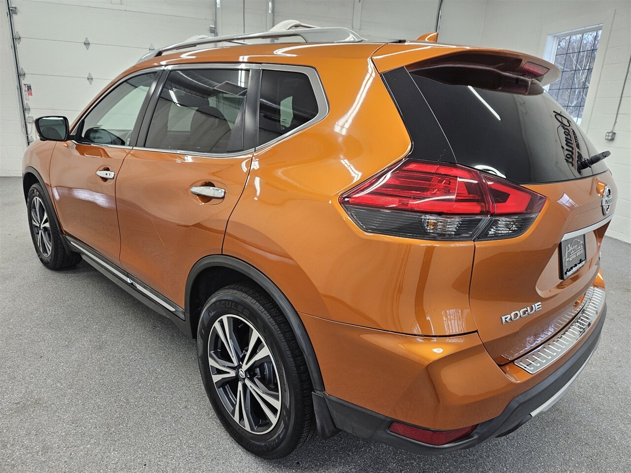 2017 Nissan Rogue SV   - Photo 7 - Spring City, PA 19475