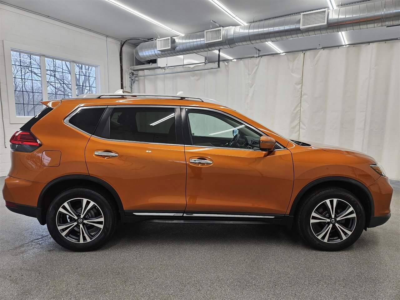 2017 Nissan Rogue SV   - Photo 4 - Spring City, PA 19475