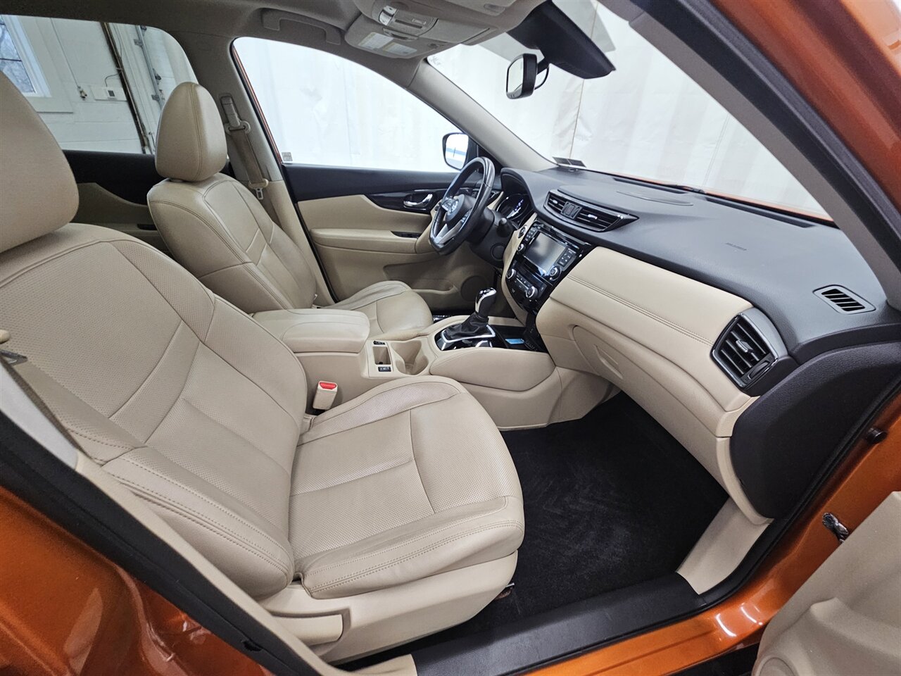 2017 Nissan Rogue SV   - Photo 12 - Spring City, PA 19475