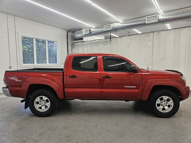 2011 Toyota Tacoma V6 photo 4