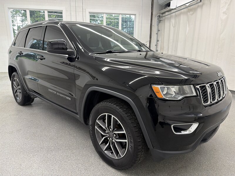 2019 Jeep Grand Cherokee Laredo E 3