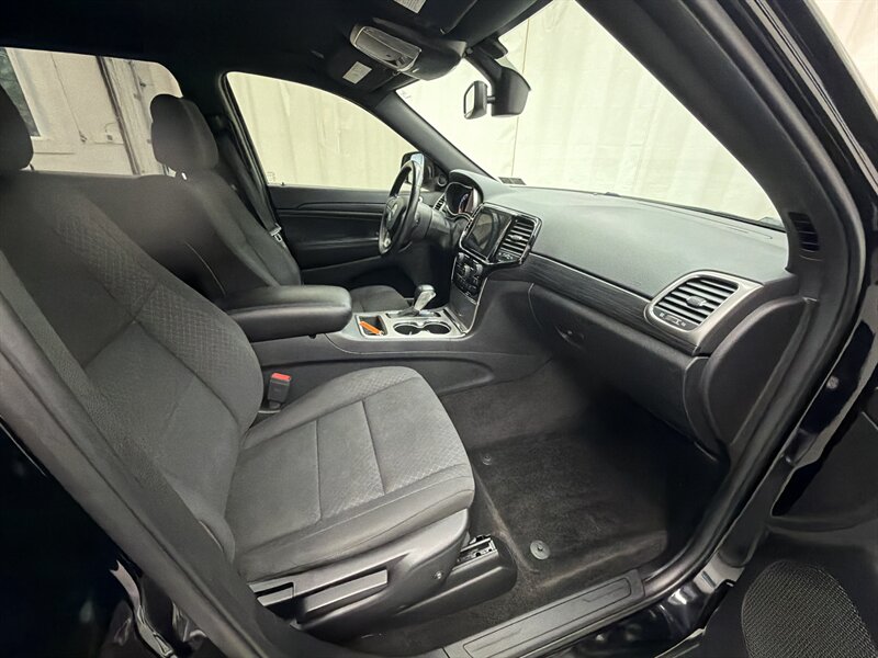 2019 Jeep Grand Cherokee Laredo E 13