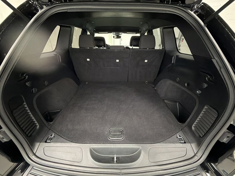 2019 Jeep Grand Cherokee Laredo E 15