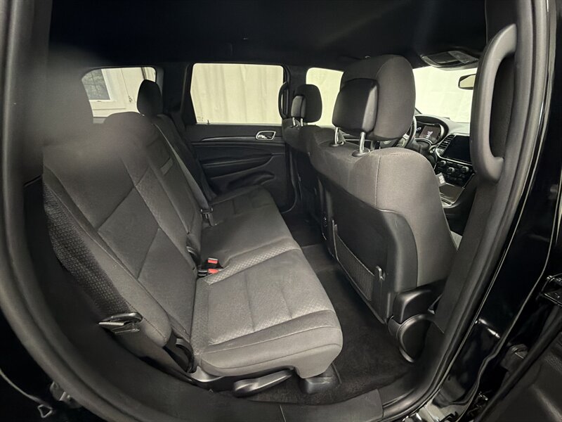 2019 Jeep Grand Cherokee Laredo E 14