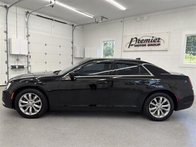 2017 Chrysler 300 Series Limited - Photo 8 - Spring City, PA 19475