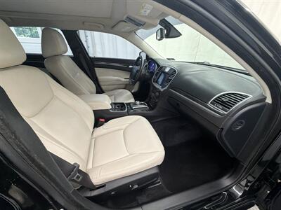 2017 Chrysler 300 Series Limited - Photo 13 - Spring City, PA 19475