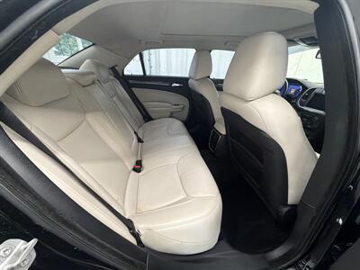 2017 Chrysler 300 Series Limited - Photo 14 - Spring City, PA 19475
