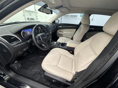 2017 Chrysler 300 Series Limited - Photo 10 - Spring City, PA 19475