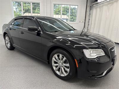 2017 Chrysler 300 Series Limited - Photo 3 - Spring City, PA 19475