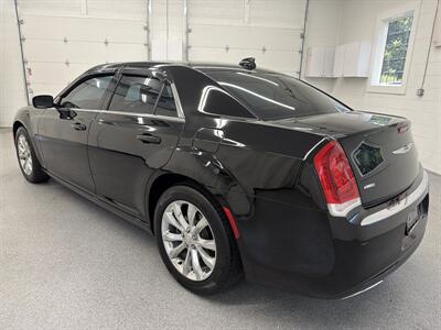 2017 Chrysler 300 Series Limited - Photo 7 - Spring City, PA 19475