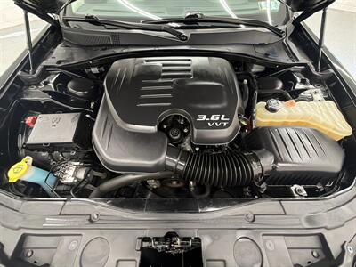 2017 Chrysler 300 Series Limited - Photo 9 - Spring City, PA 19475