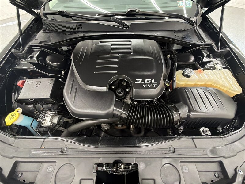 2017 Chrysler 300 Series Limited 9