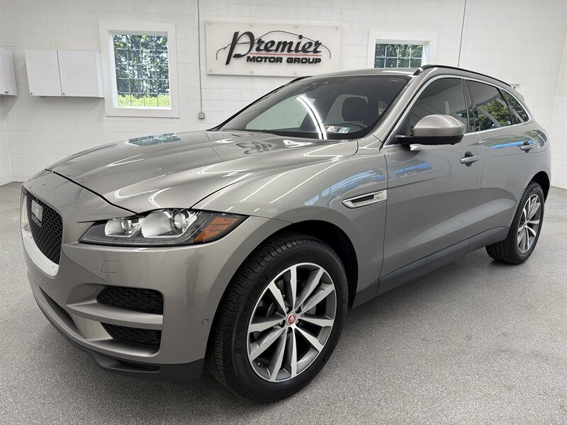 2019 Jaguar F-PACE 30t Prestige 1