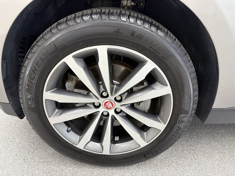2019 Jaguar F-PACE 30t Prestige 15
