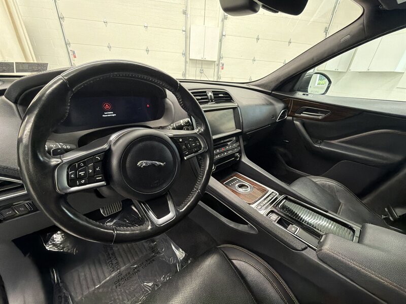 2019 Jaguar F-PACE 30t Prestige 10
