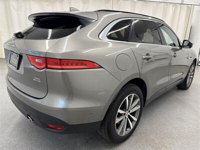 2019 Jaguar F-PACE 30t Prestige - Photo 5 - Spring City, PA 19475