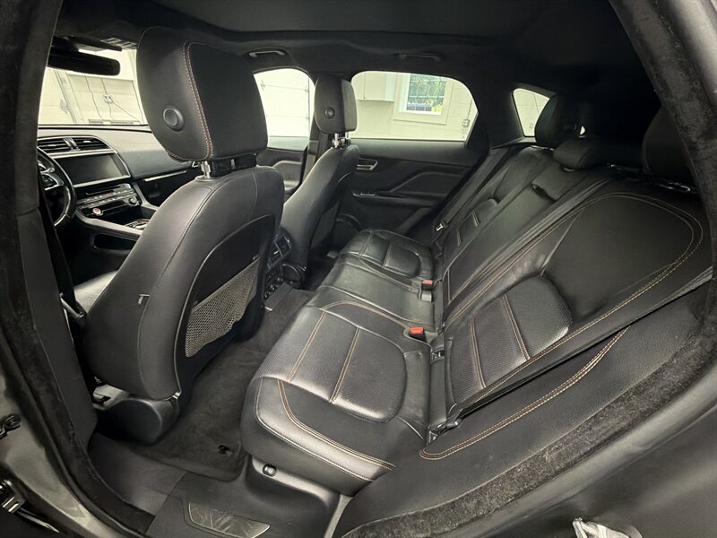 2019 Jaguar F-PACE 30t Prestige 11