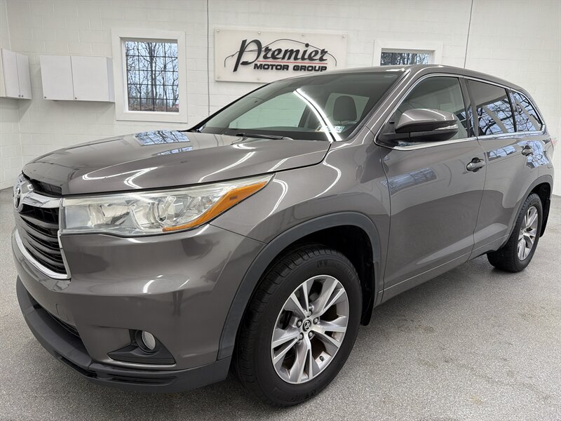 2016 Toyota Highlander LE Plus   - Photo 1 - Spring City, PA 19475