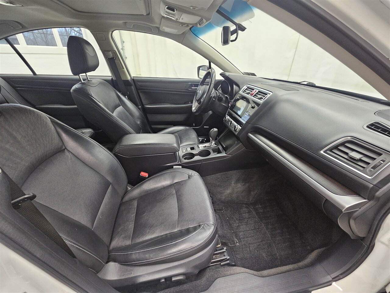 2015 Subaru Legacy 2.5i Limited   - Photo 13 - Spring City, PA 19475
