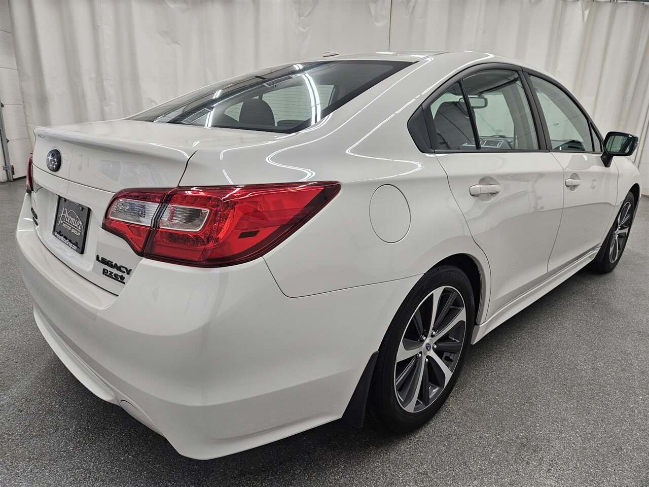2015 Subaru Legacy 2.5i Limited   - Photo 5 - Spring City, PA 19475