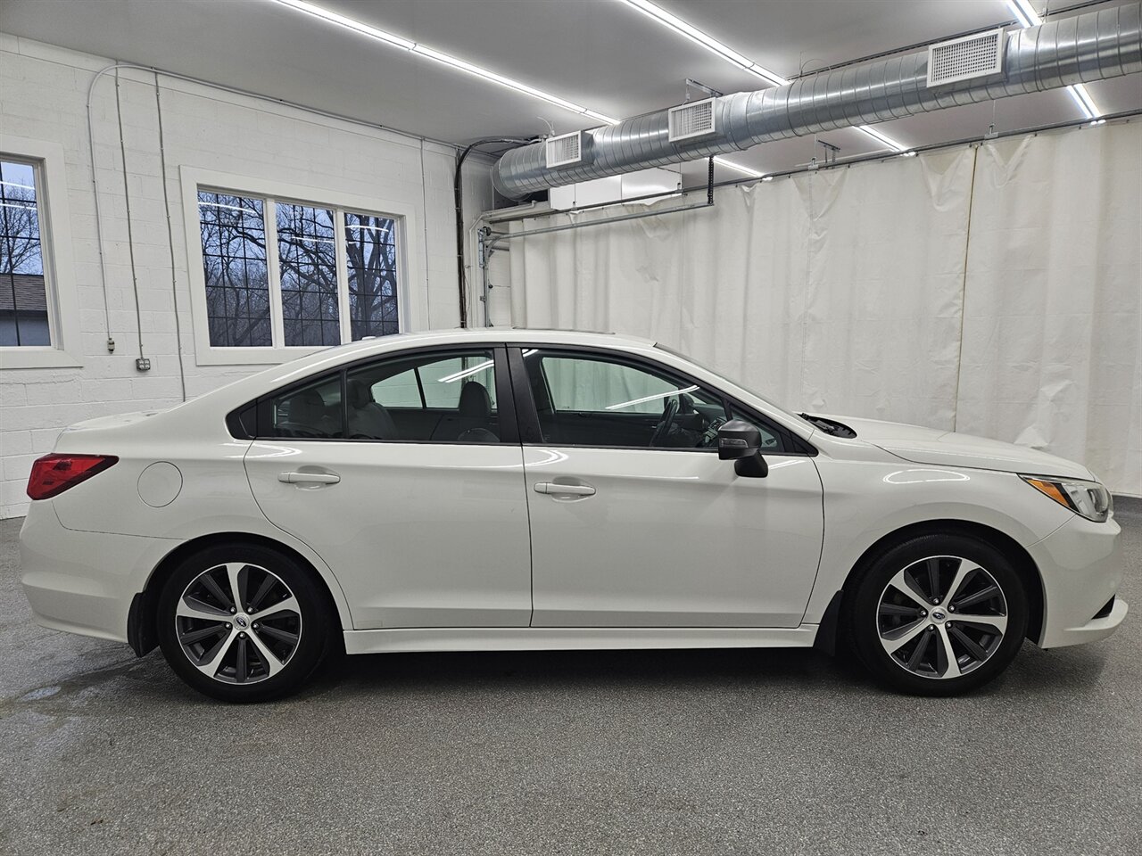 2015 Subaru Legacy 2.5i Limited   - Photo 4 - Spring City, PA 19475